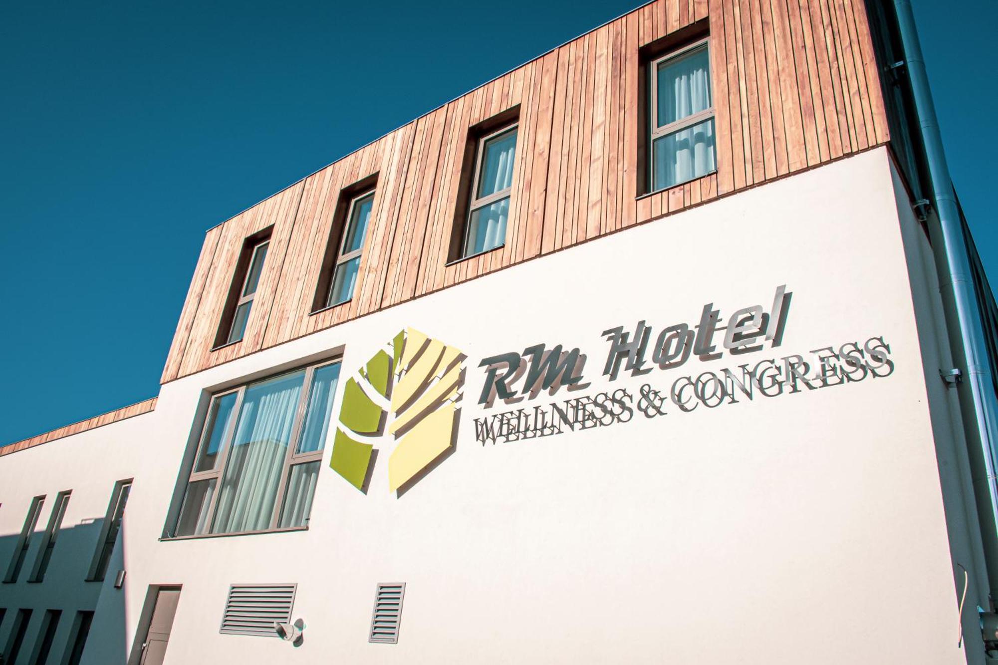 Rm Hotel Wellness & Congress Пр'євідза Екстер'єр фото