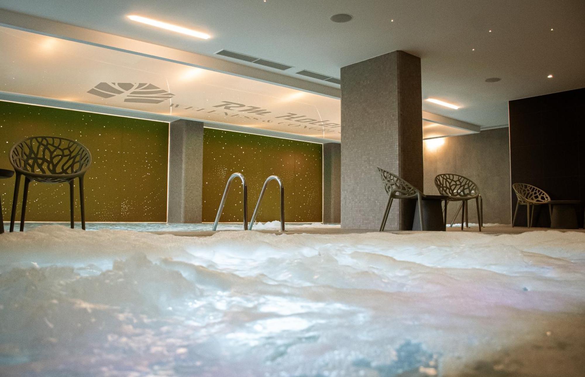 Rm Hotel Wellness & Congress Пр'євідза Екстер'єр фото